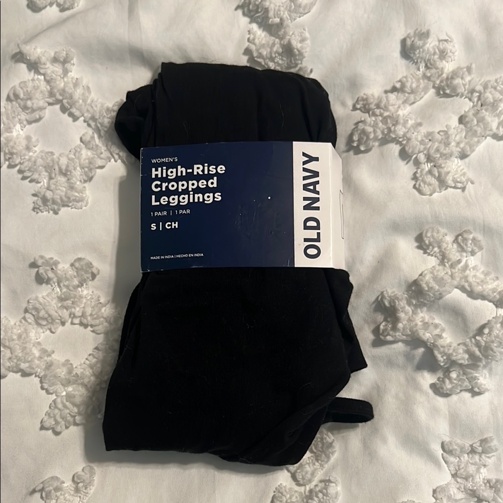Old Navy Black High-Rise Cropped Leggings